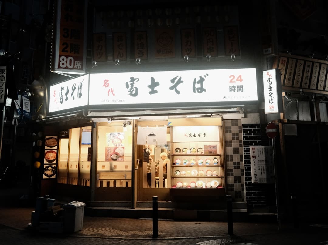 基金投顾逢低布局多元财物